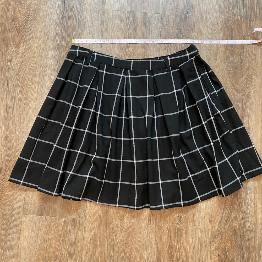 Hot topic mini skirt size L